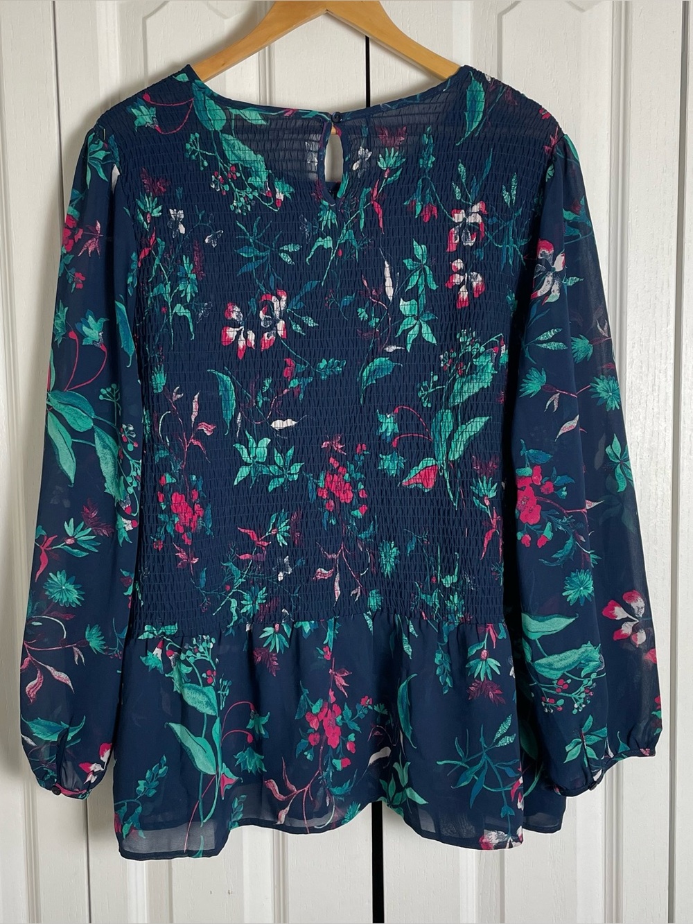 NWOT Terra & Sky Smocked Woven Top Blouse Women's 1X Blue Floral Sheer Relaxed - Picture 5 of 11